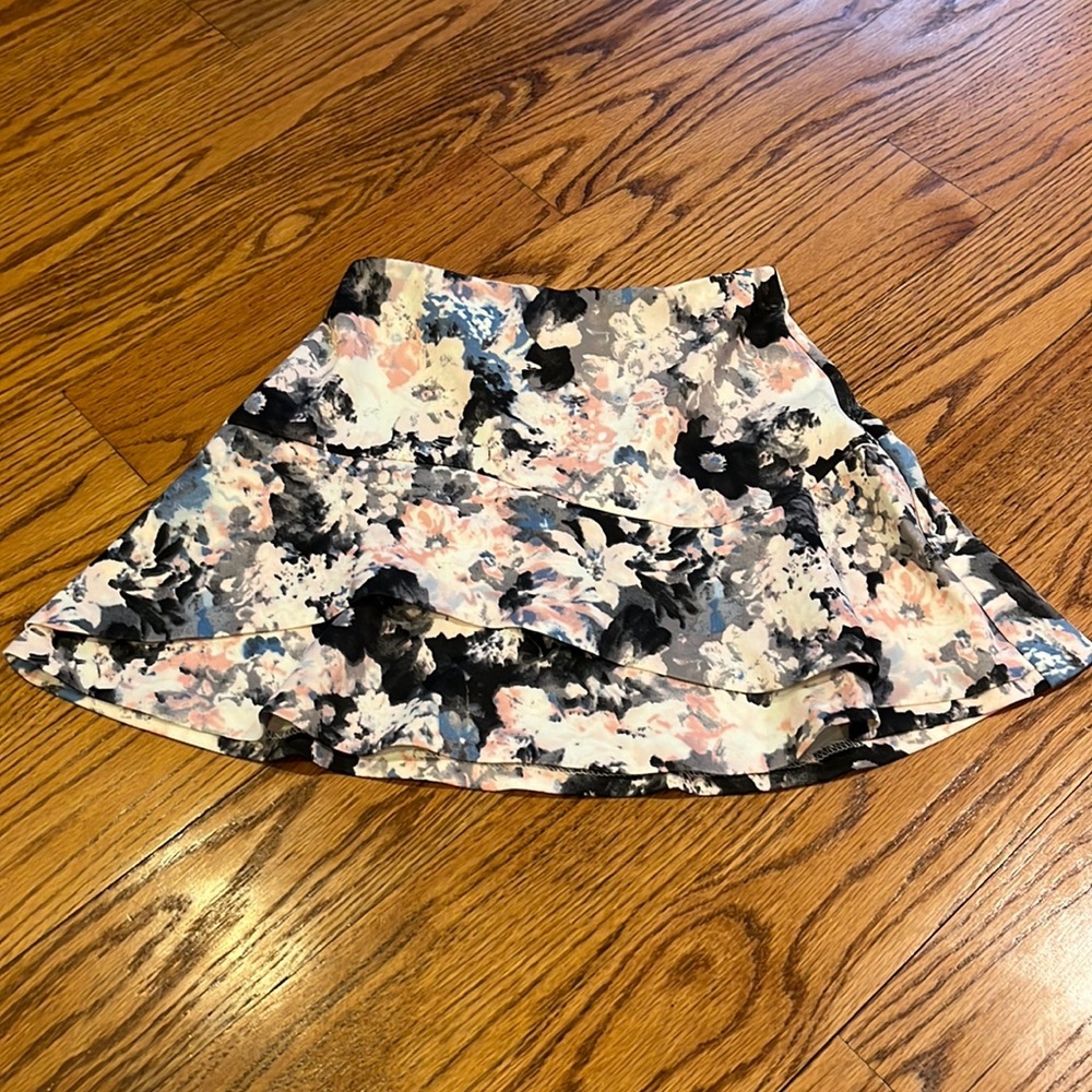 Aqua Woman’s Floral Multi Colored Skirt Size Xs